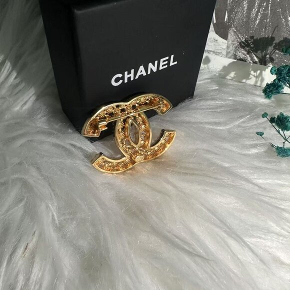 Chanel Gold Earrings - Picture 5 of 6